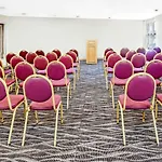 Days Inn & Suites By Wyndham Kalamazoo