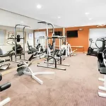 Days Inn & Suites By Wyndham Kalamazoo