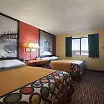 Super 8 By Wyndham Kalamazoo