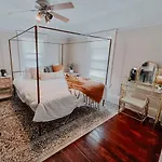 Beautiful Home Close To Downtown, Airport
