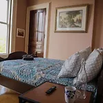 Henderson Castle Inn