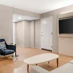Radisson Plaza Hotel And Suites Kalamazoo