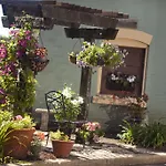 Kalamazoo House Bed & Breakfast