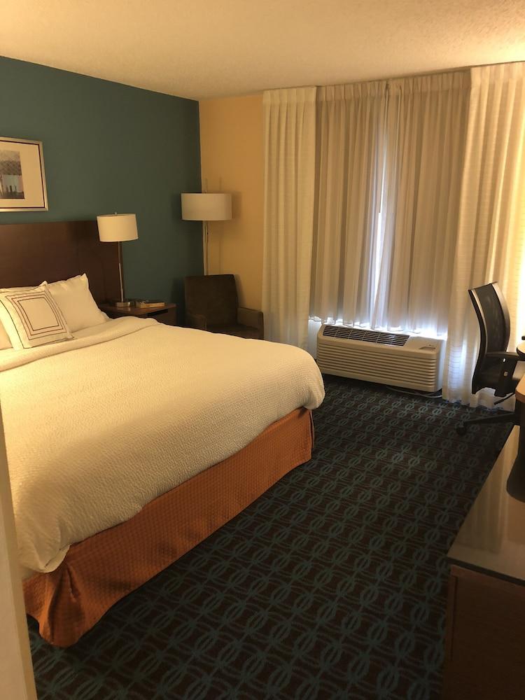 Fairfield By Marriott West 3*