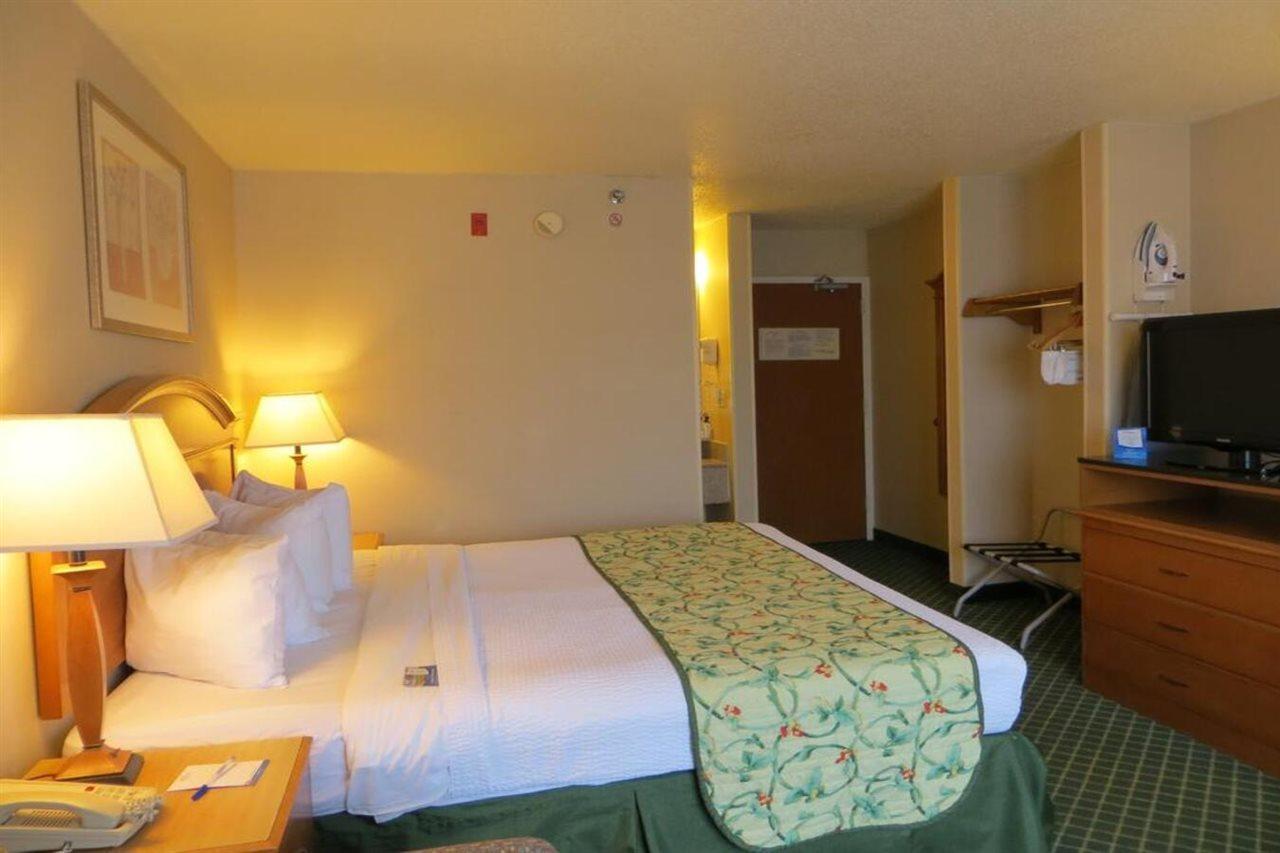 Hotel Baymont By Wyndham East Kalamazoo