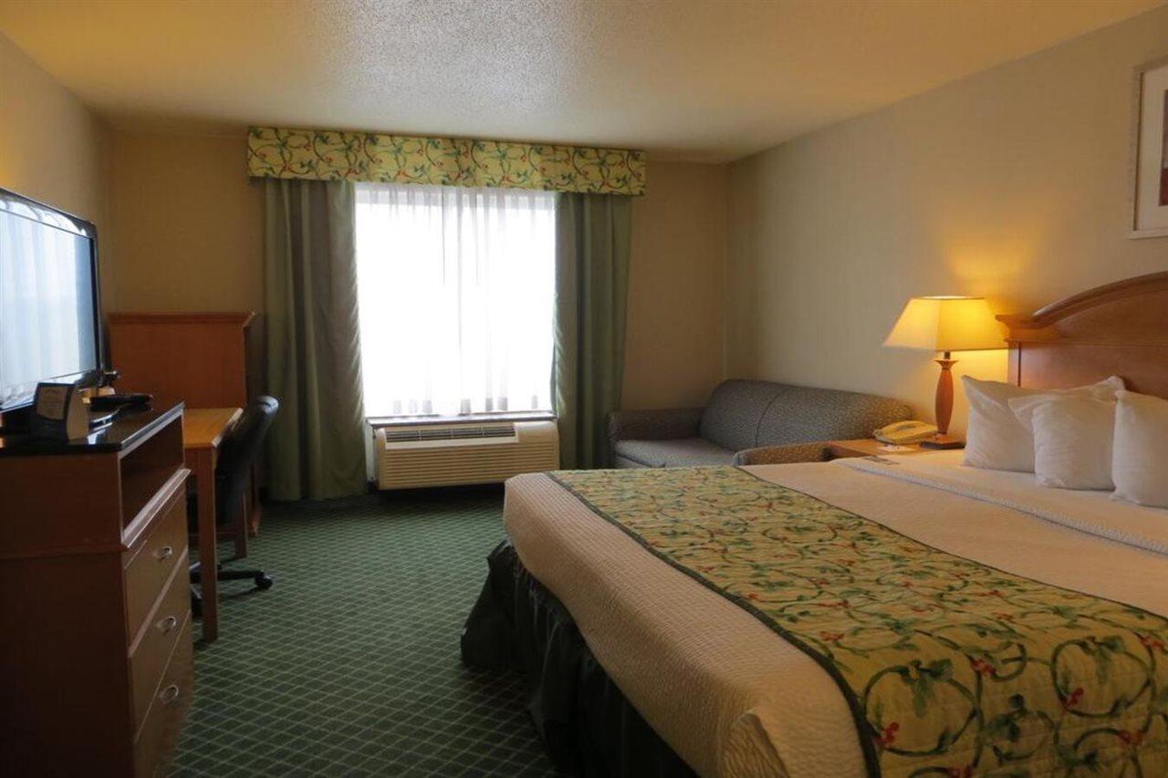 Hotel Baymont By Wyndham East
