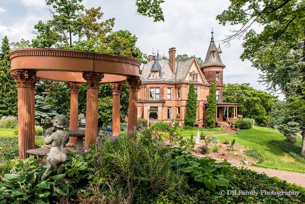 Bed & Breakfast Henderson Castle
