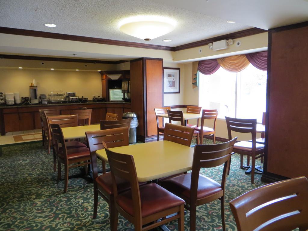 Baymont By Wyndham East