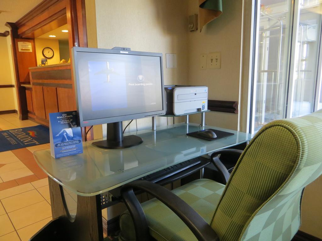 Hotel Baymont By Wyndham East