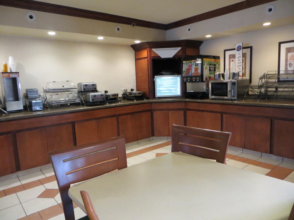 Baymont By Wyndham East Hotel Kalamazoo