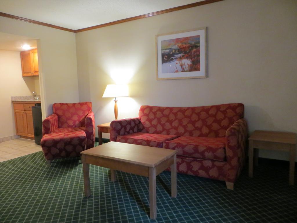Baymont By Wyndham East Kalamazoo