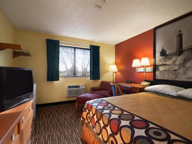 Super 8 By Wyndham Kalamazoo