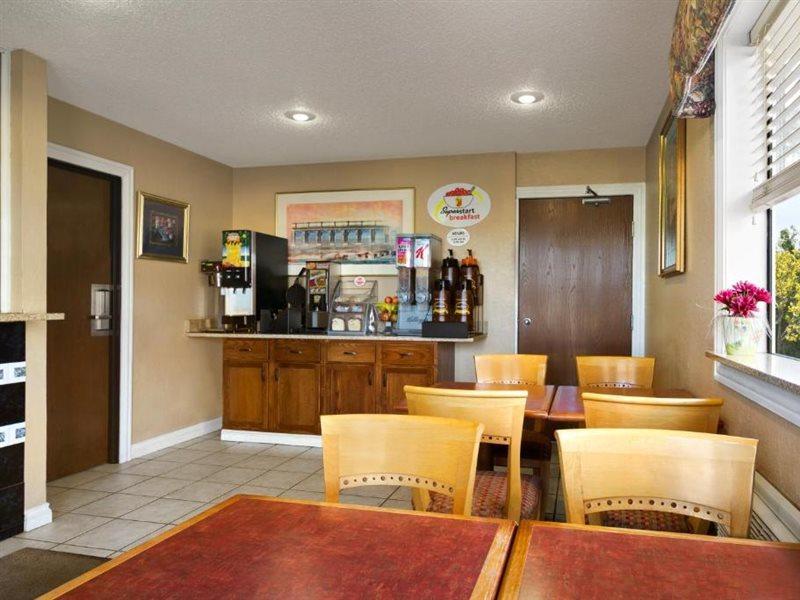 Super 8 By Wyndham Motel 2*