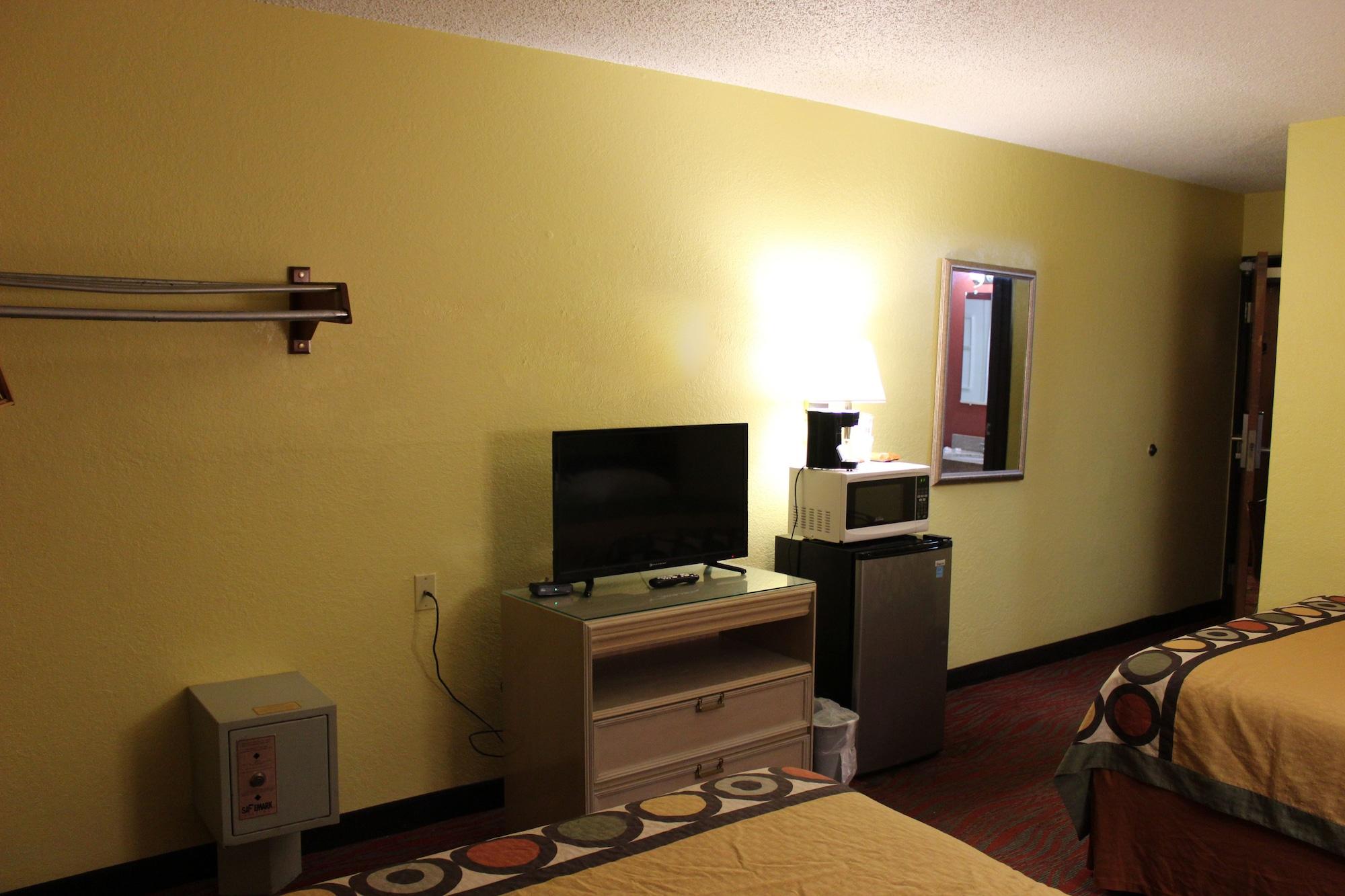 Super 8 By Wyndham Motel