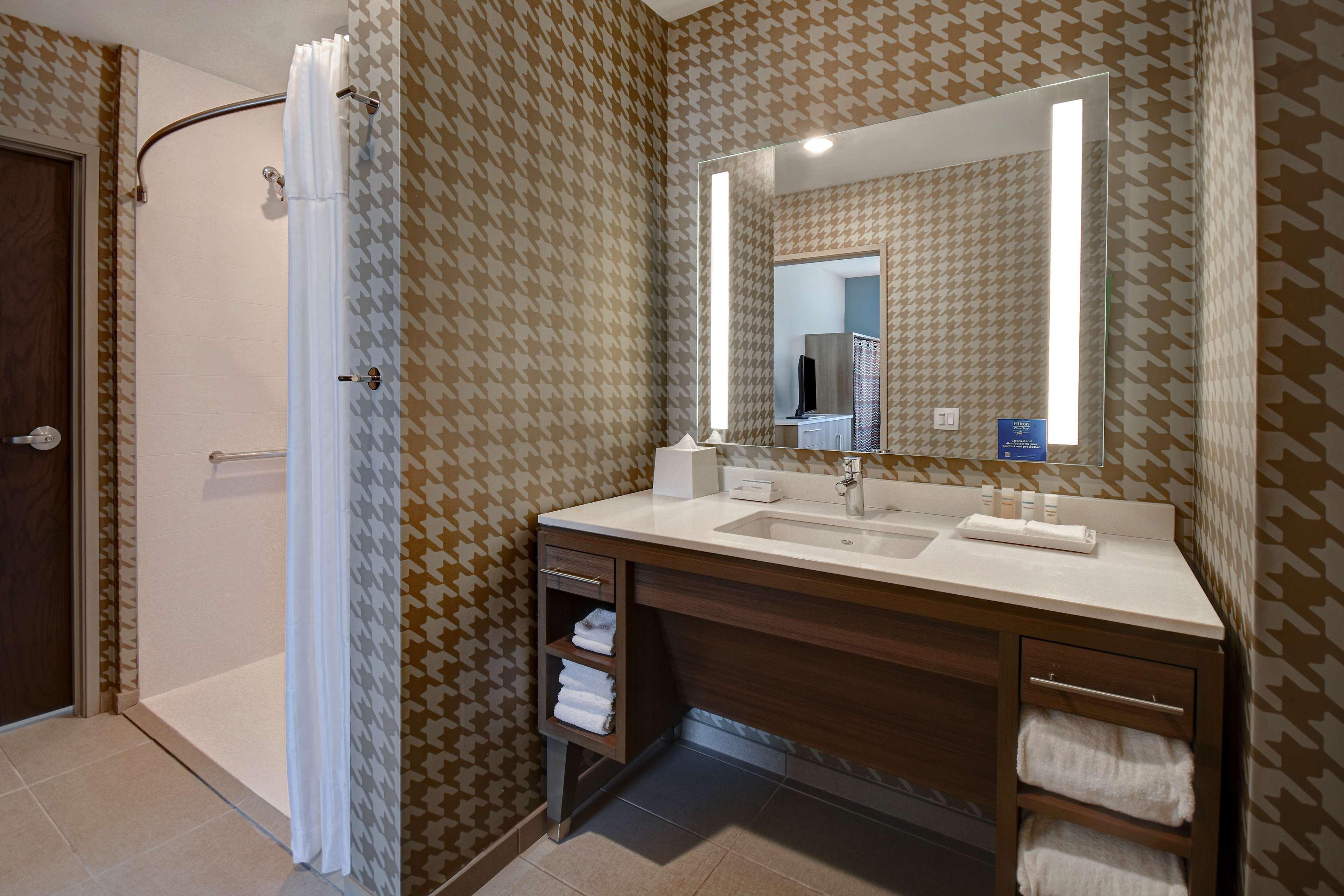 Home2 By Hilton Downtown, Mi 3*
