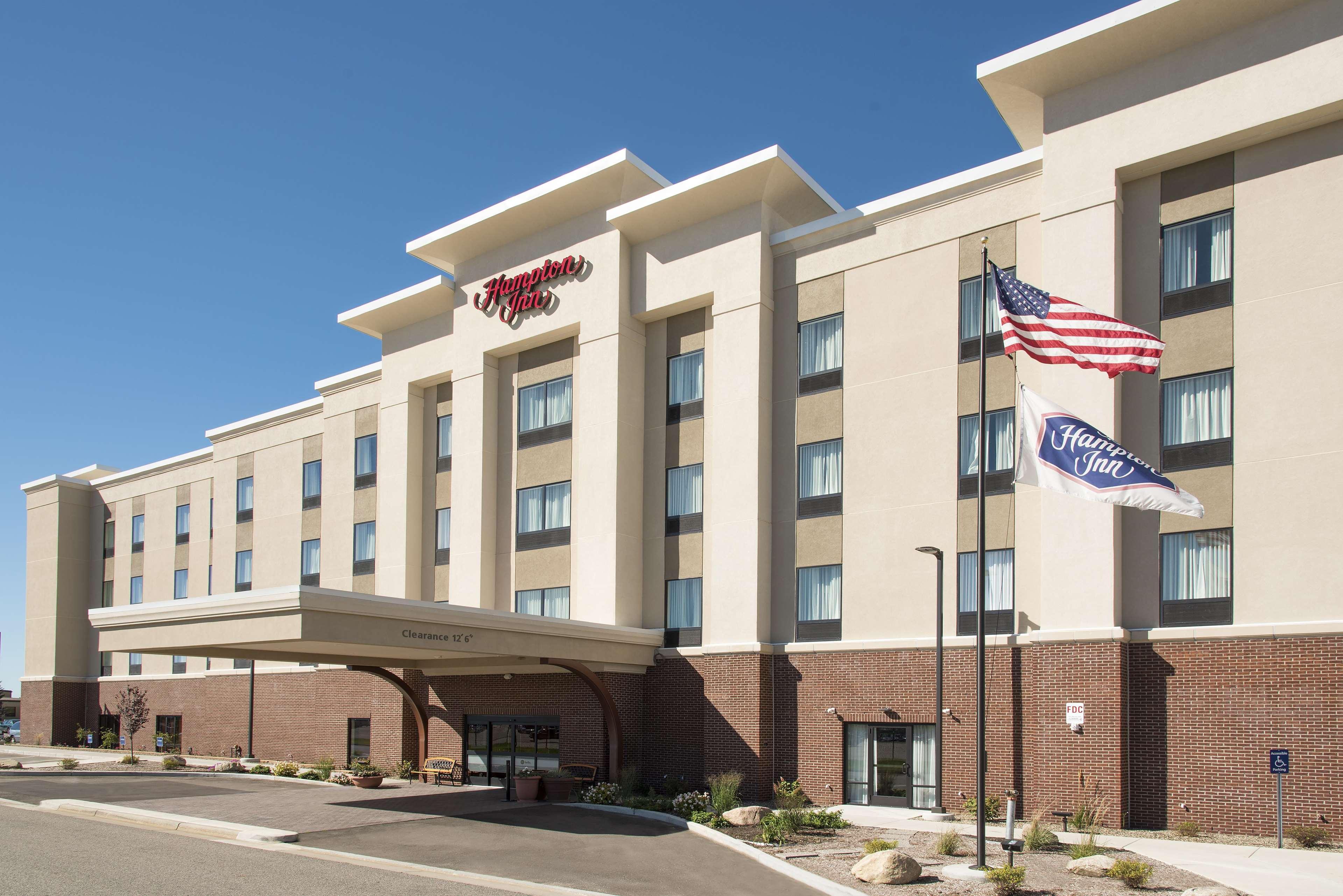 Hampton 3*