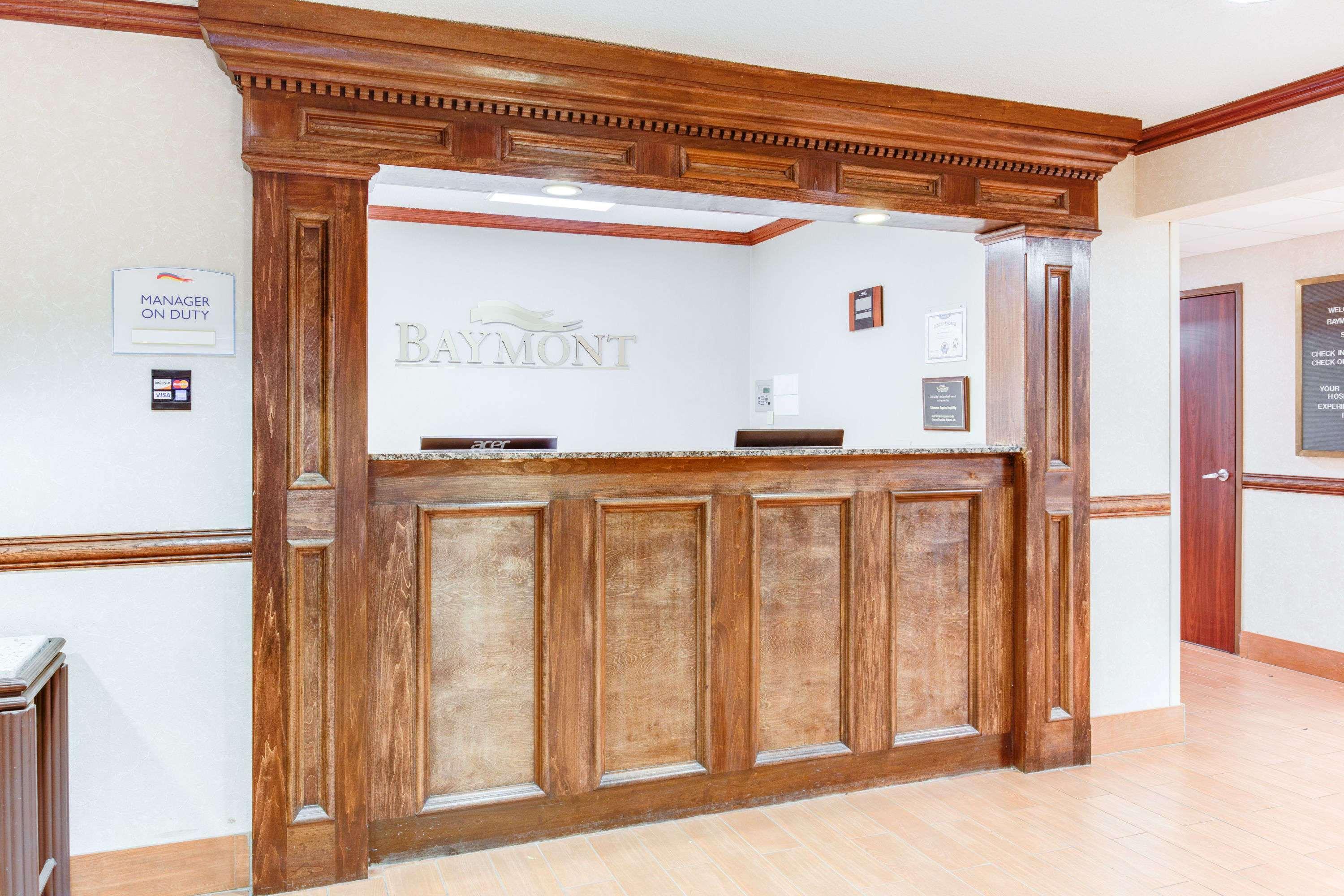 Baymont By Wyndham West Hotel