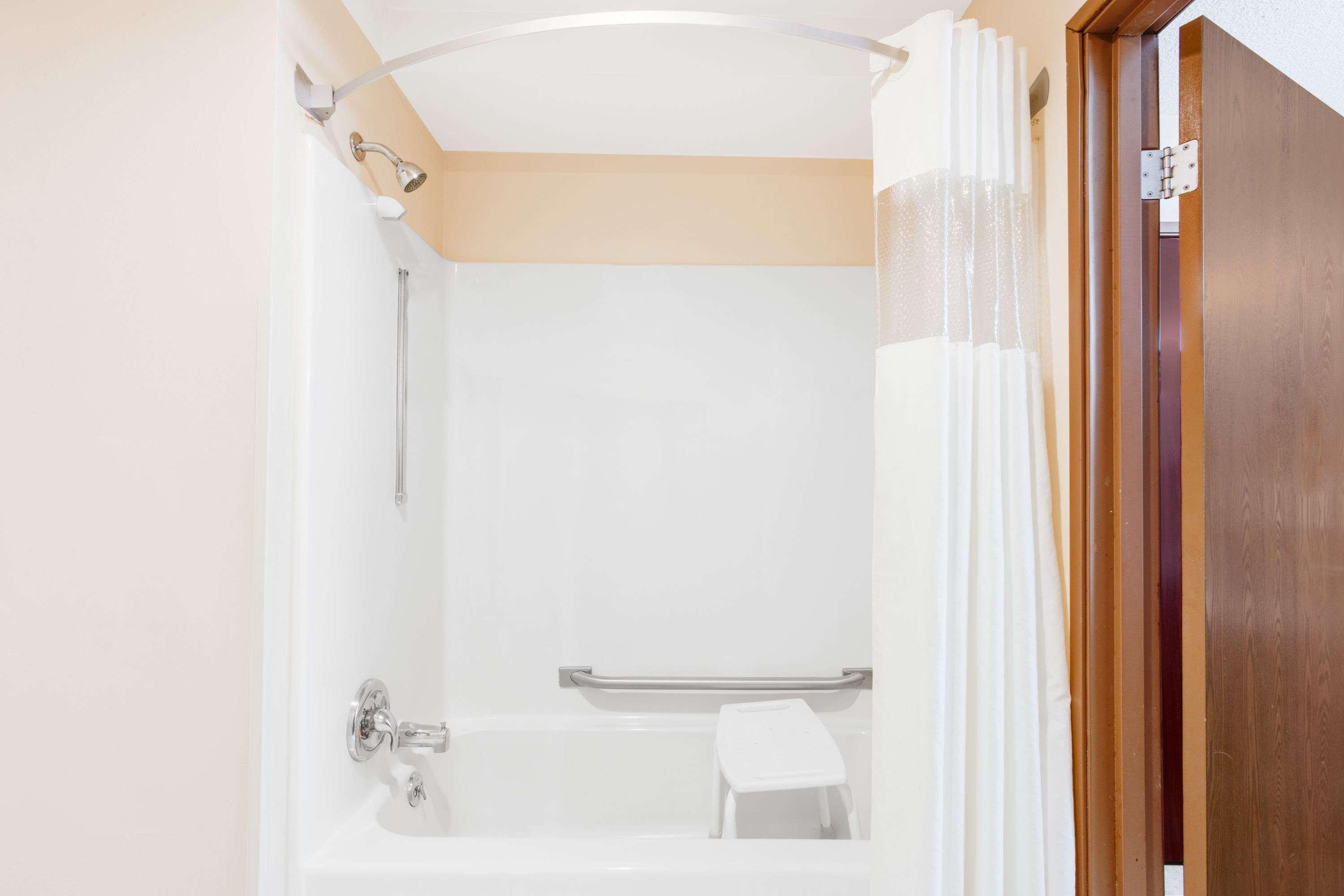 Hotel Baymont By Wyndham West Kalamazoo