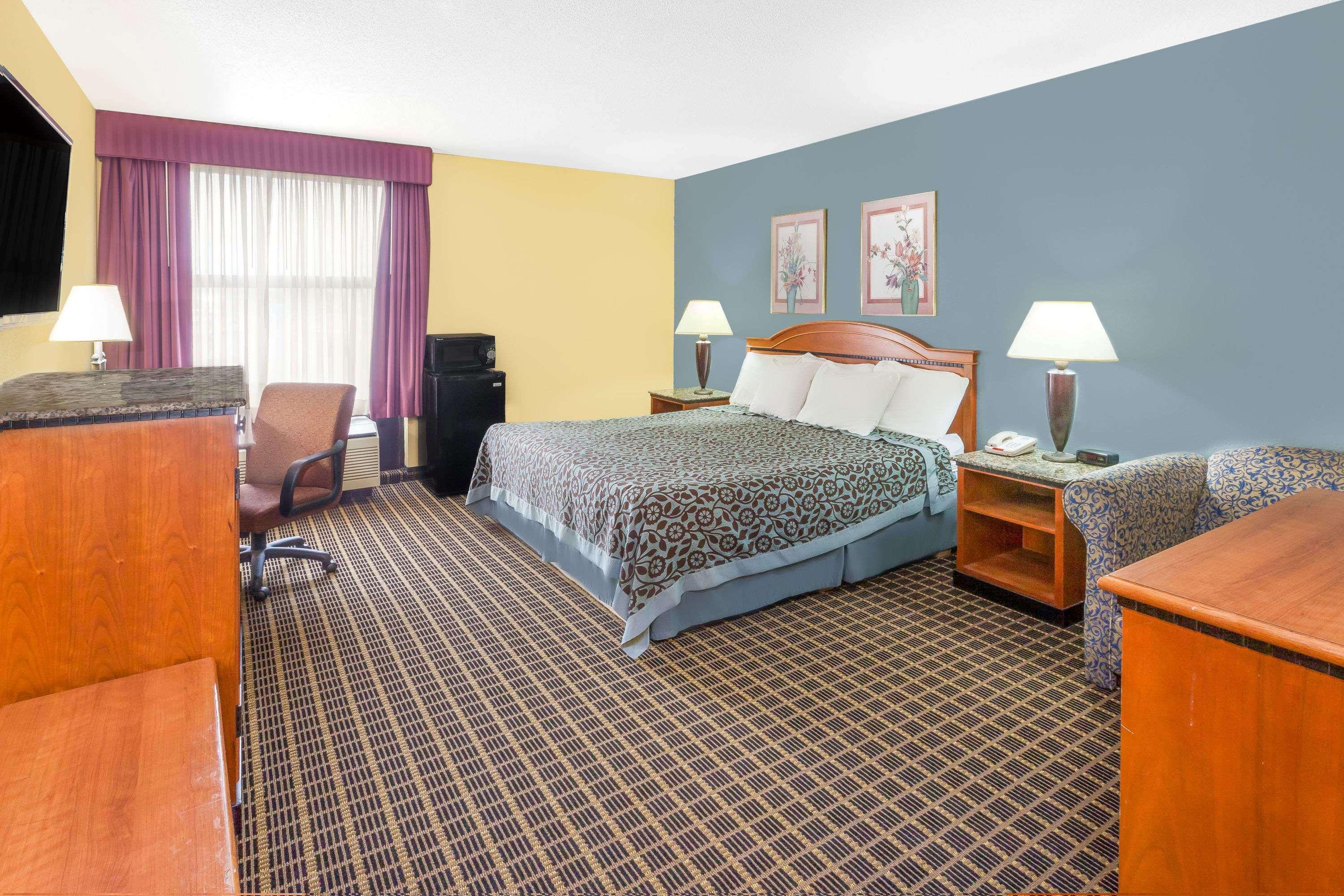 Days & By Wyndham Motel Kalamazoo