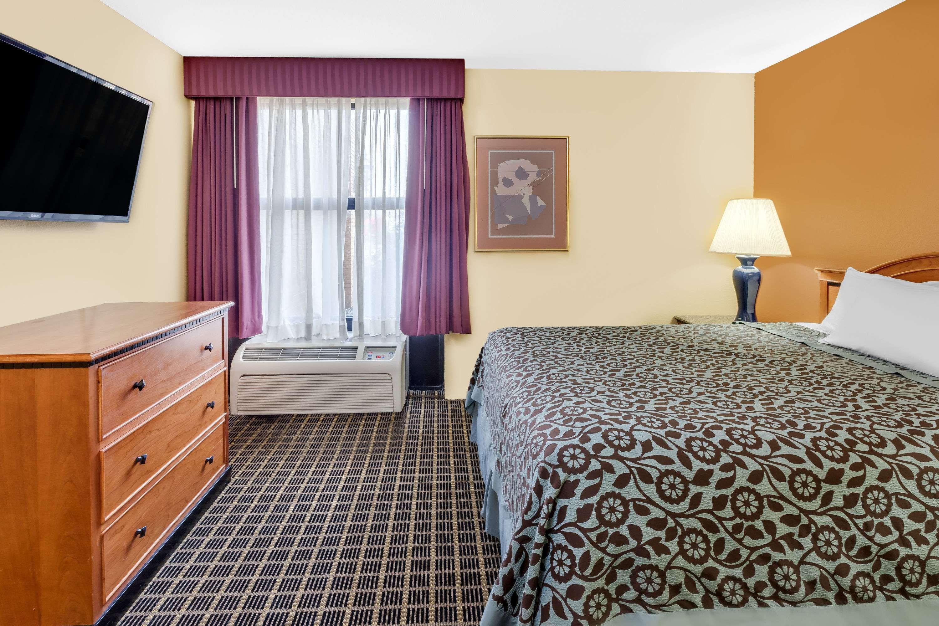 Days & By Wyndham 3* Kalamazoo