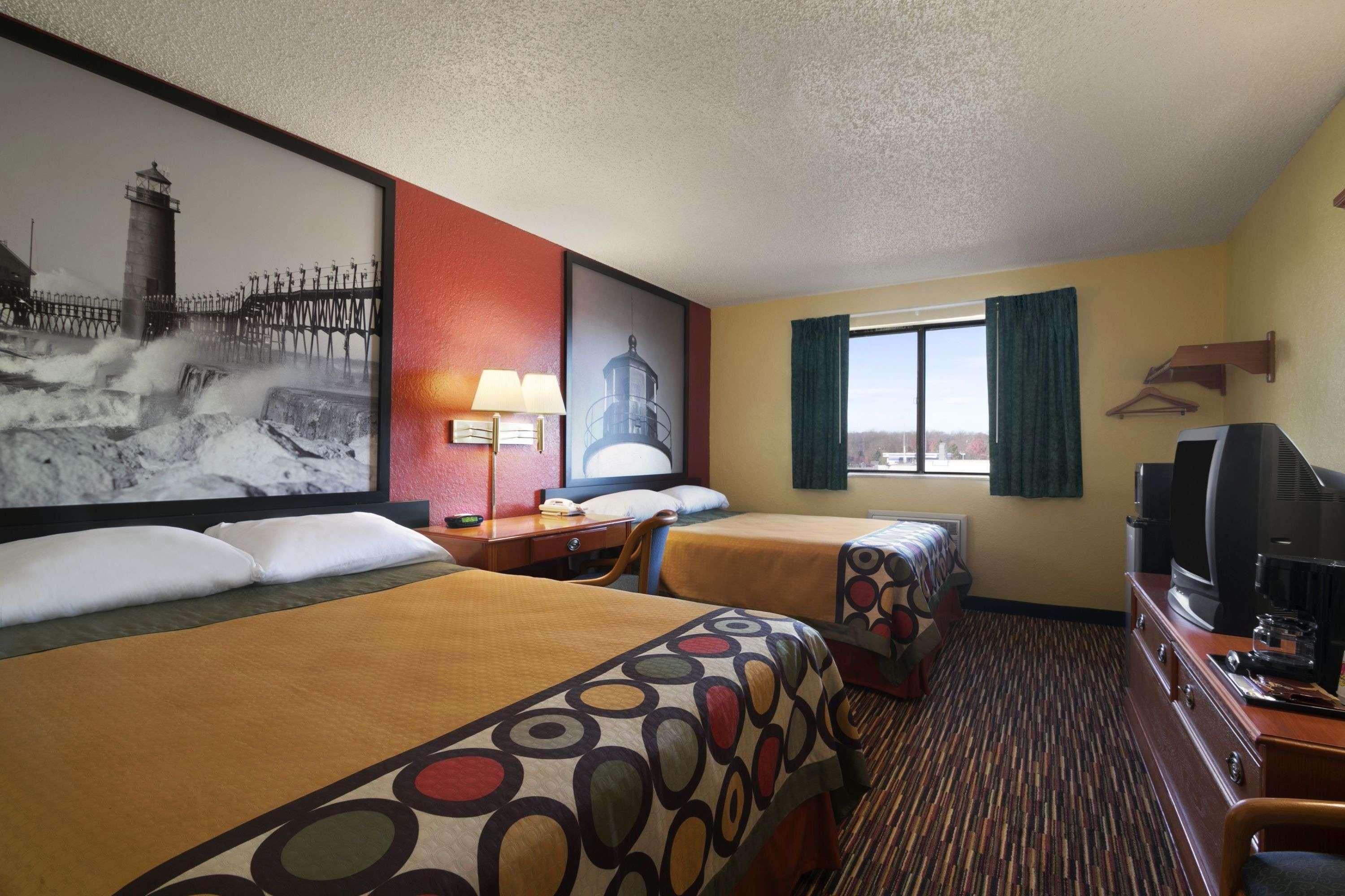 Super 8 By Wyndham Motel