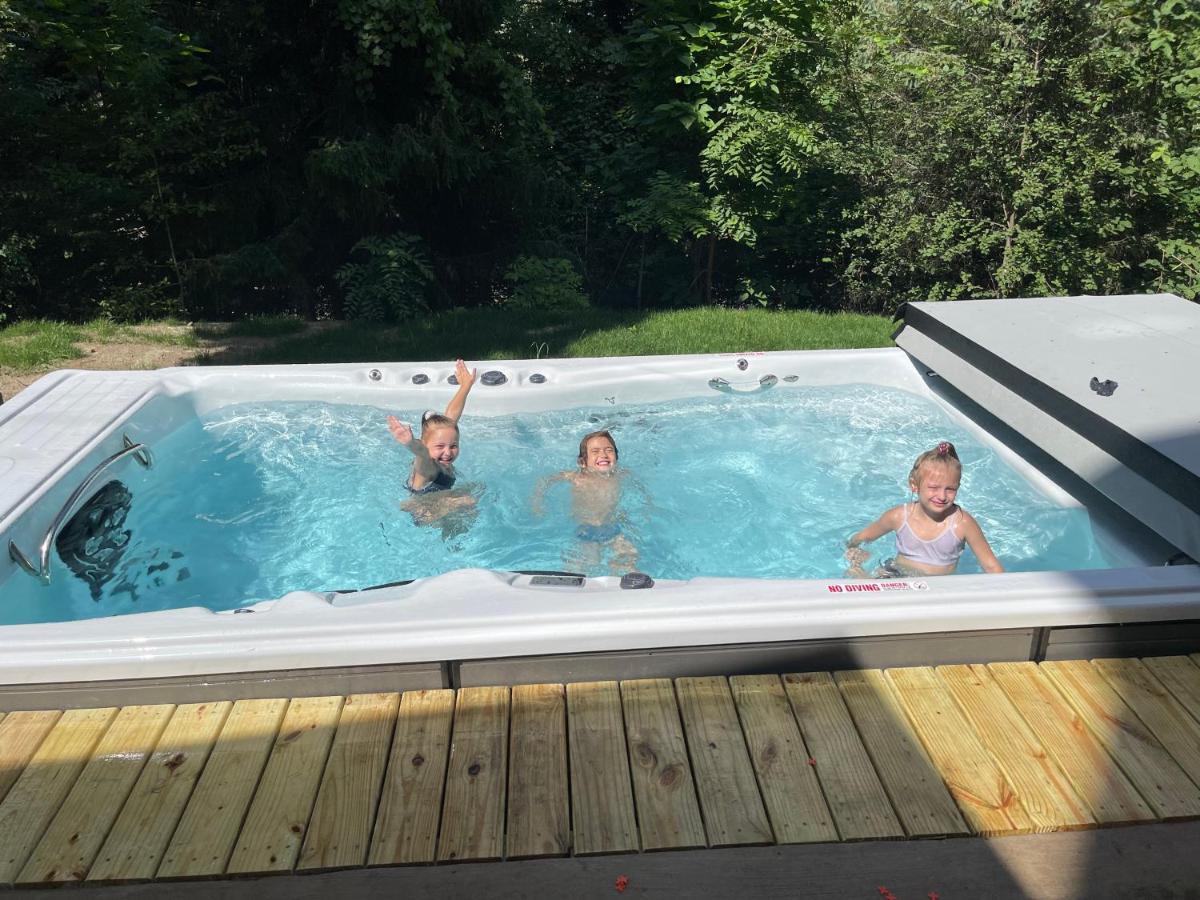 Henderson Castle Bed & Breakfast 3*