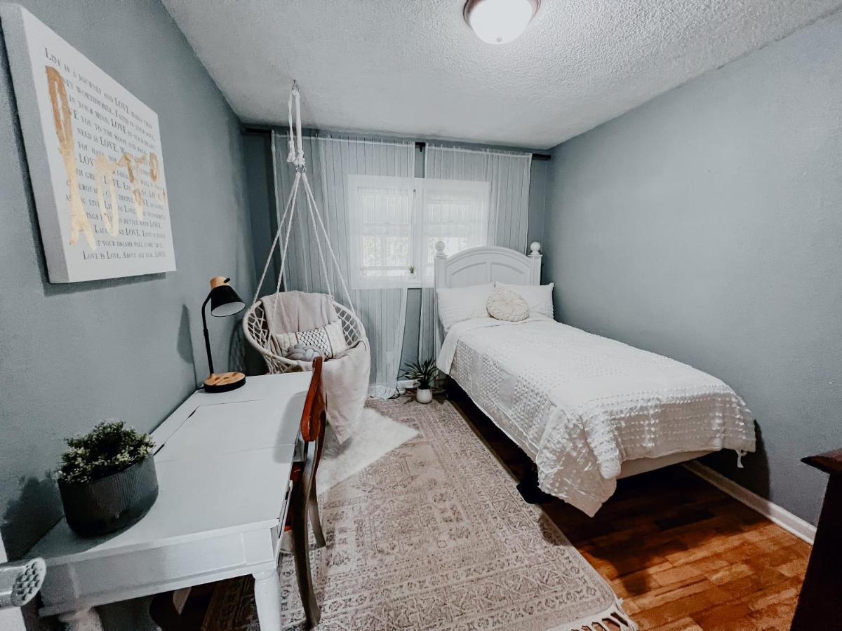 Boho Cozy Home, Quiet, Free Parking *
