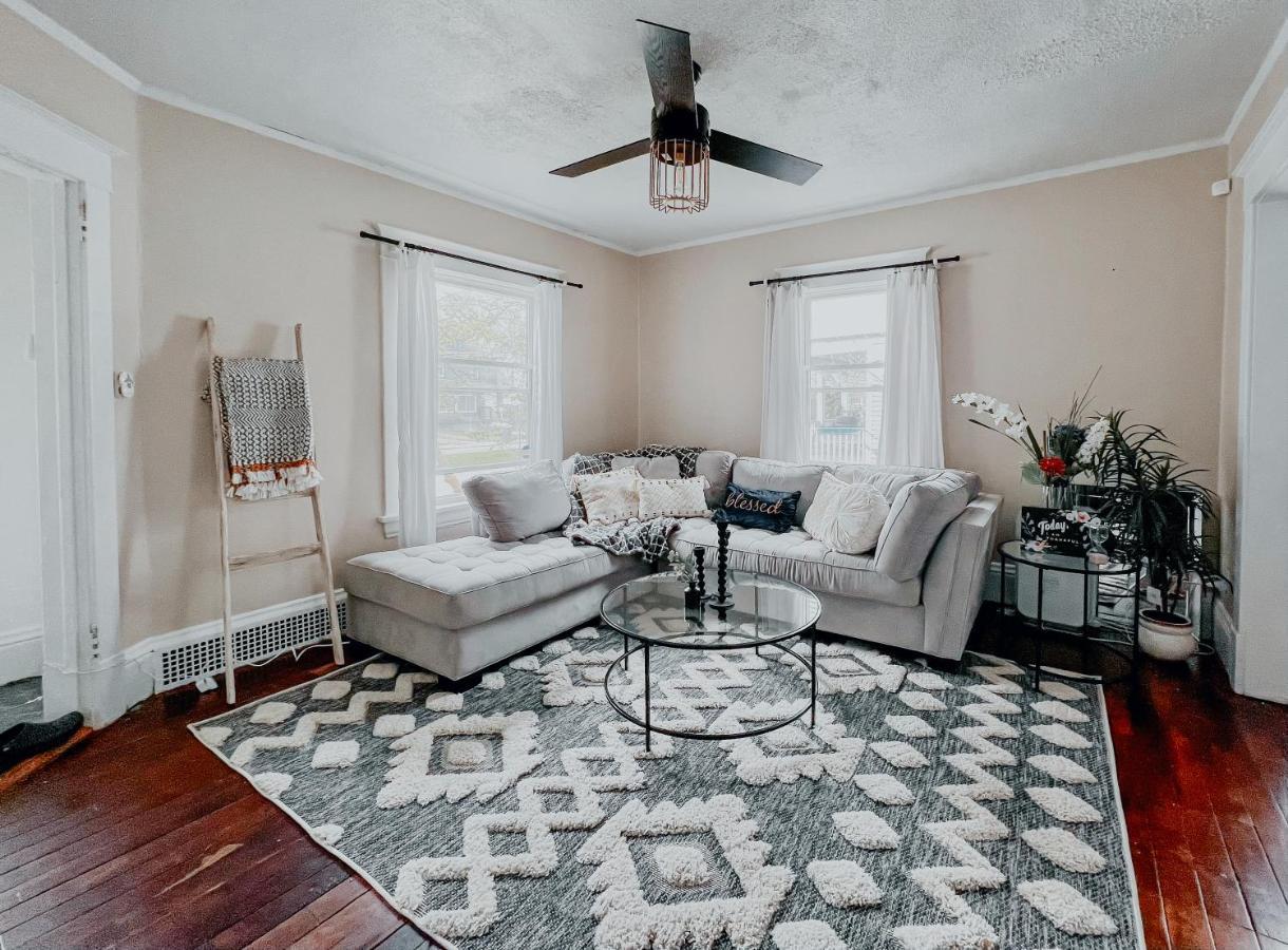 Beautiful Close To Downtown, Airport