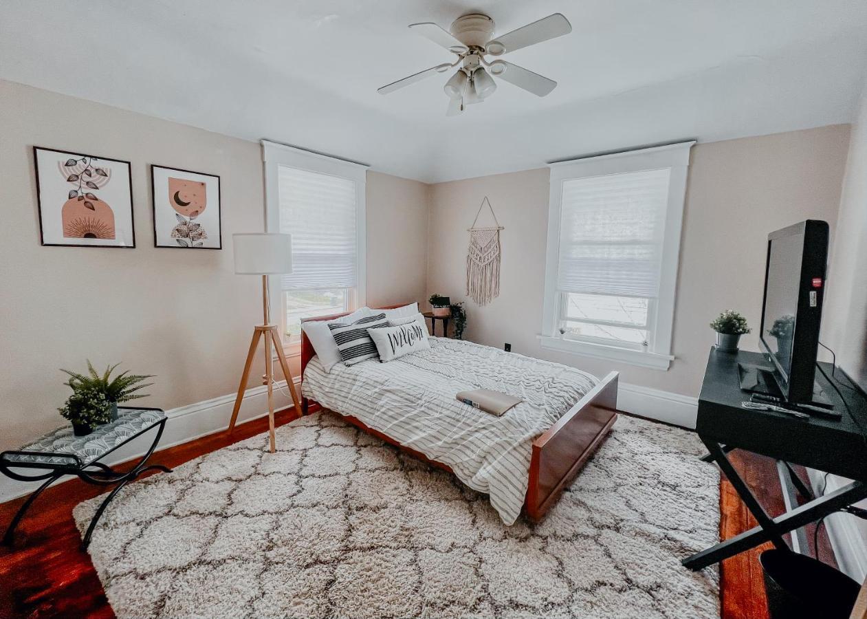 Homestay Beautiful Close To Downtown, Airport