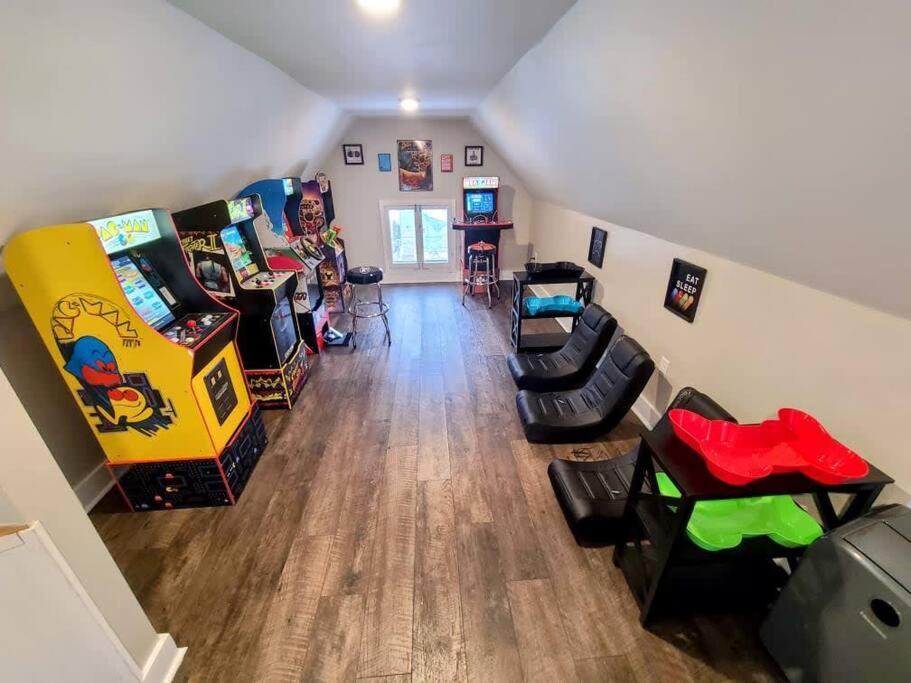 Downtown Kzoo With 3rd Floor Arcade Holiday home Kalamazoo