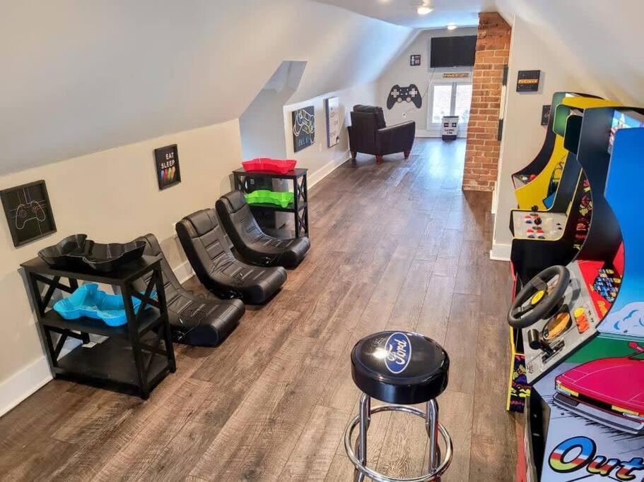 Downtown Kzoo With 3rd Floor Arcade Holiday home