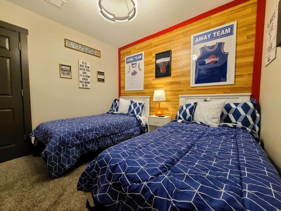Holiday home King Bed In Main Floor - Downtown Vacation