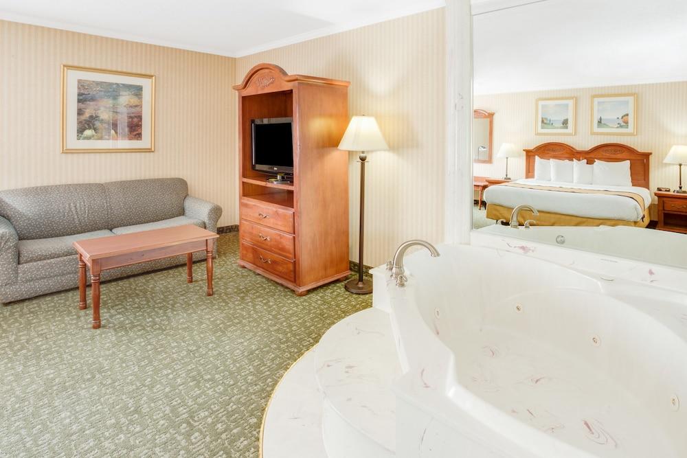 Baymont By Wyndham East Hotel Kalamazoo