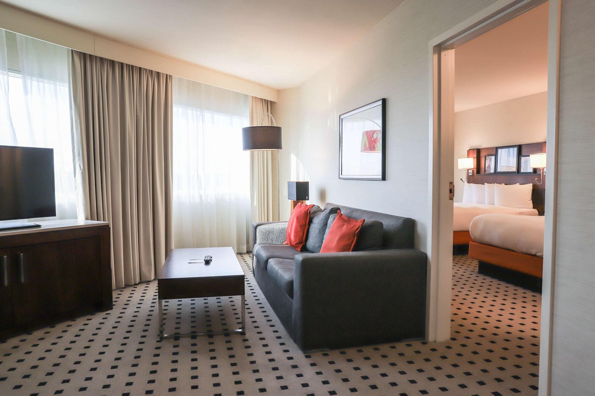 Radisson Plaza And Hotel