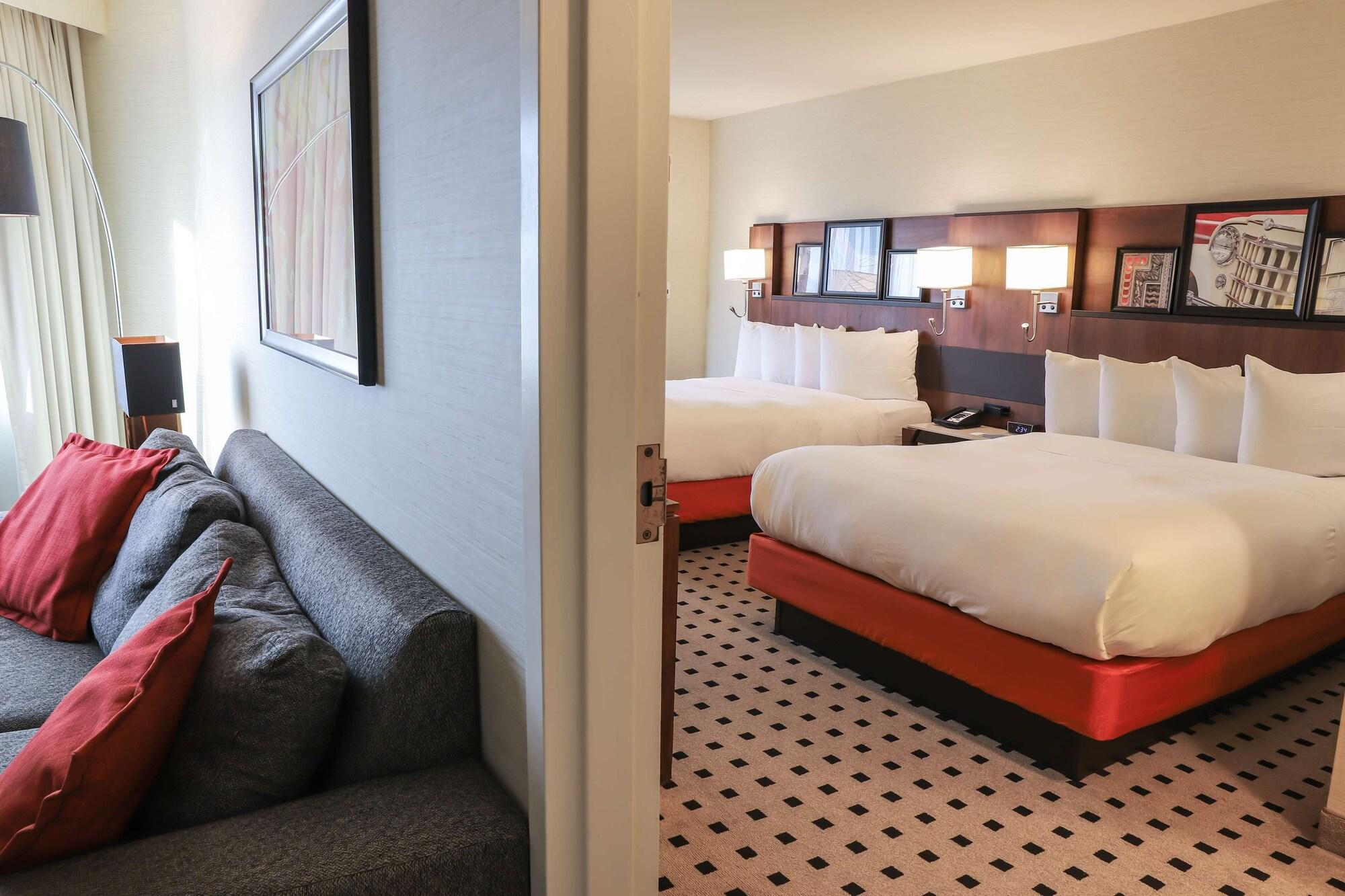 Radisson Plaza And 4*