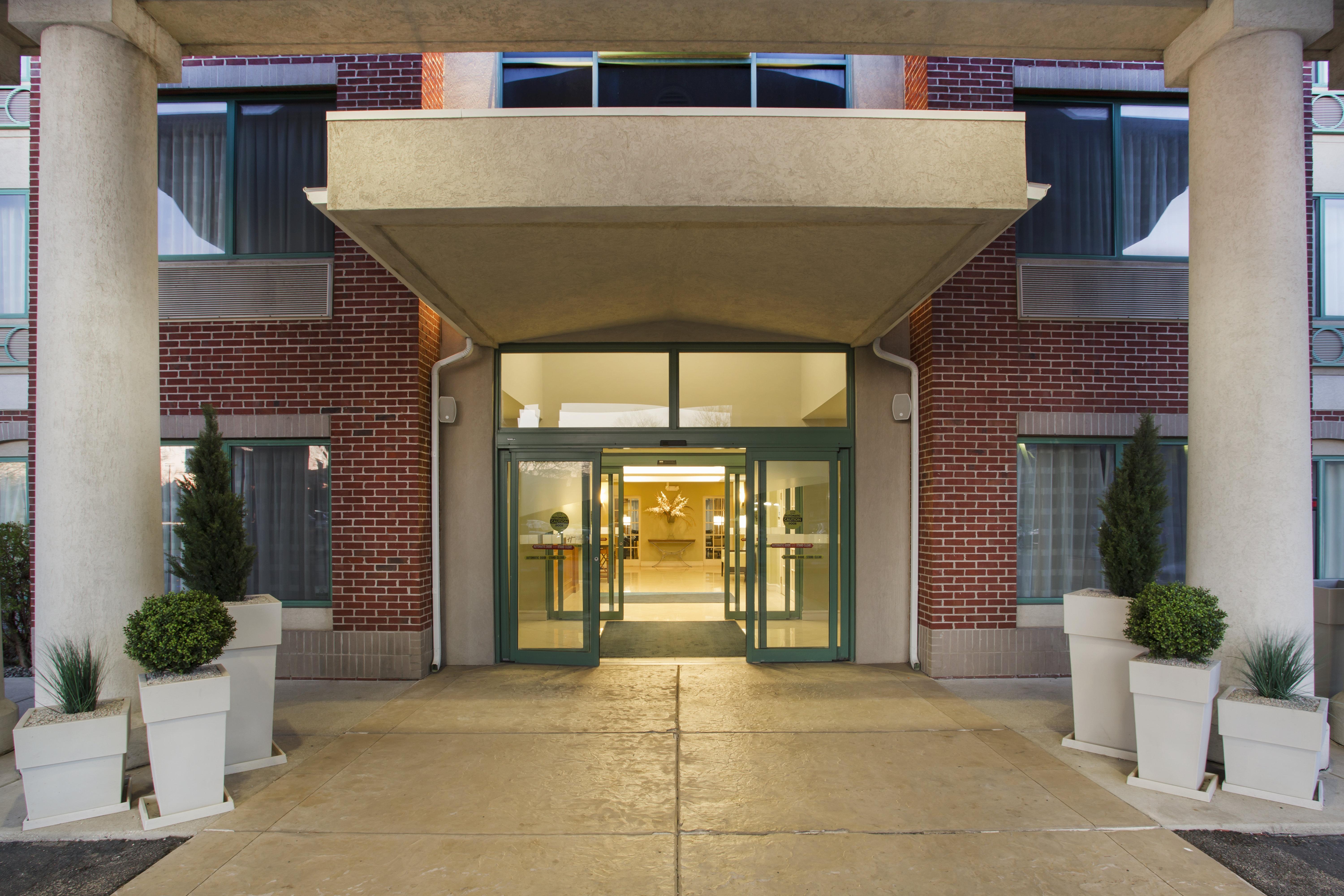 Express & Kalamazoo, An Ihg