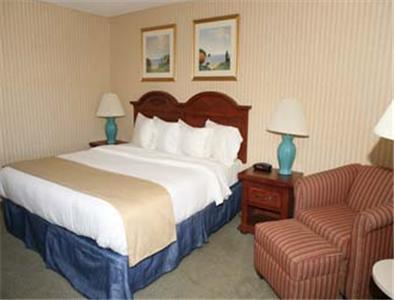 Baymont By Wyndham West Hotel 3*