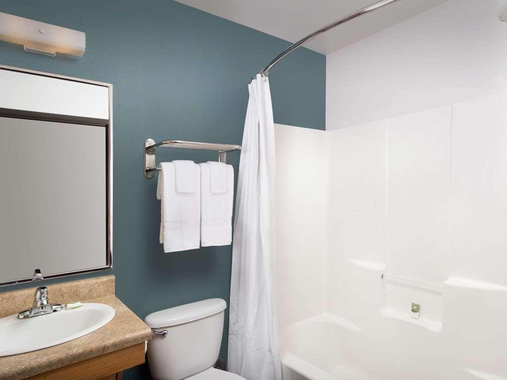 Extended America Select - - West Hotel 3*