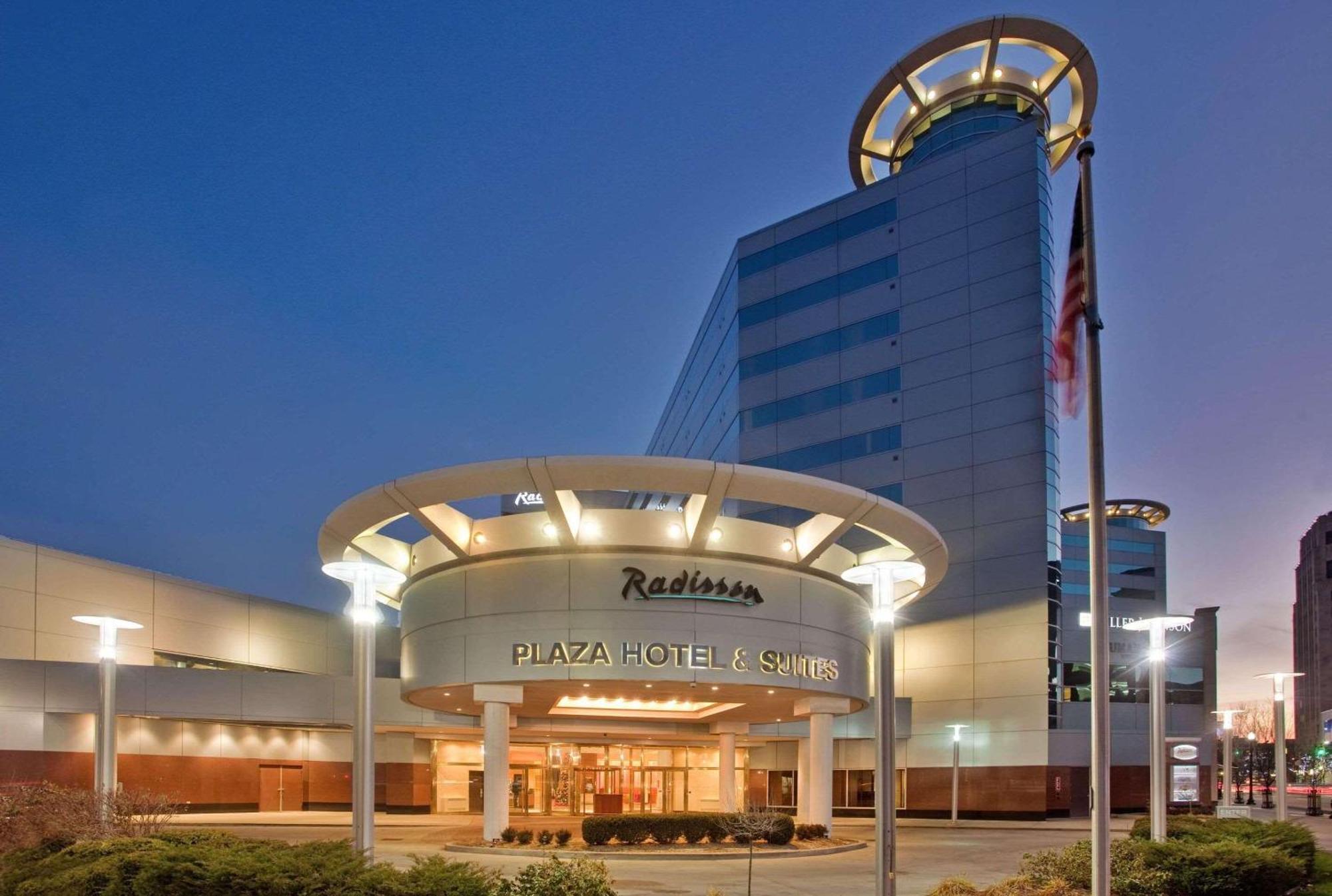 Hotel Radisson Plaza And 4*