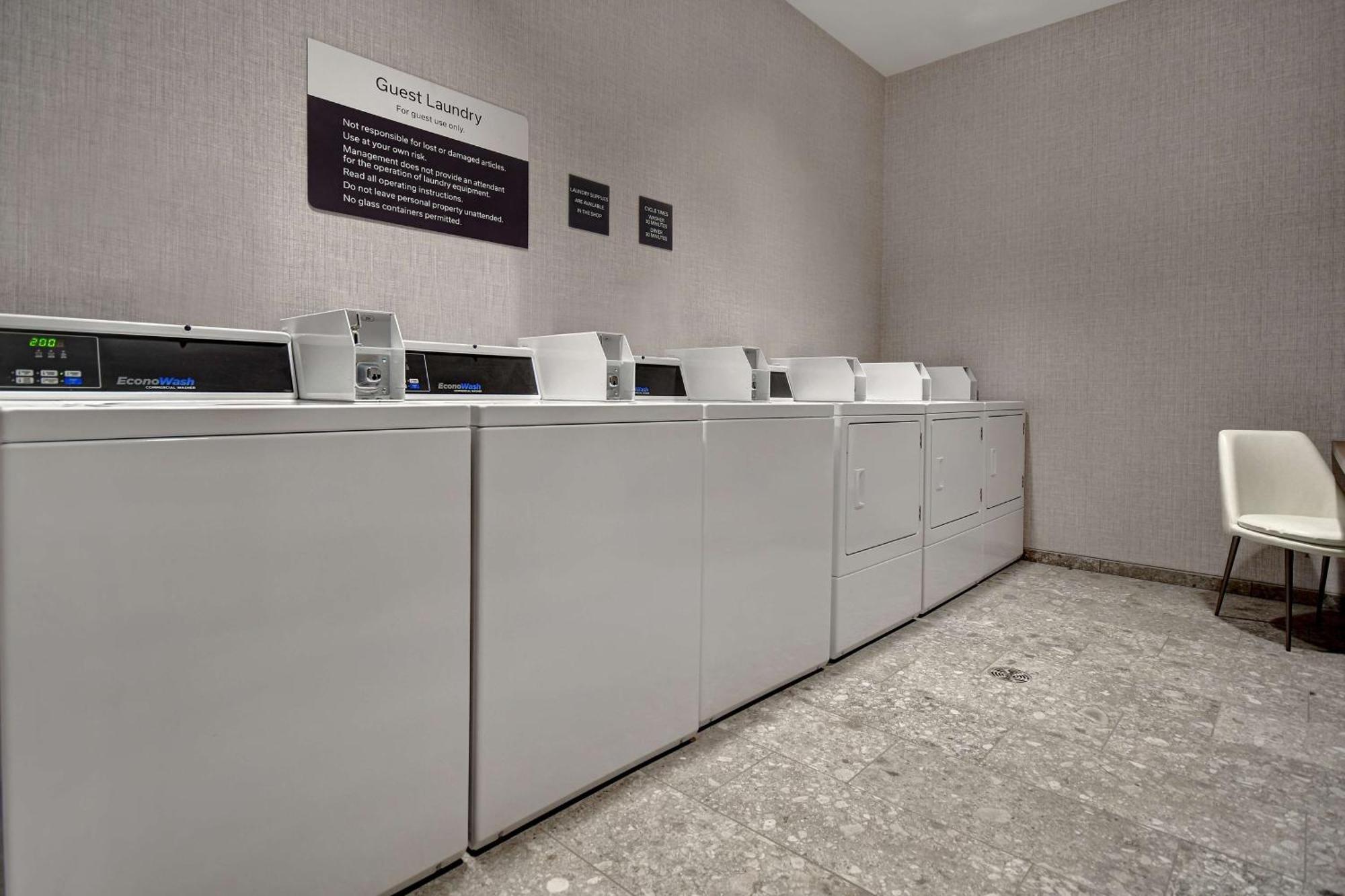 Hotel Home2 By Hilton Downtown, Mi 3*