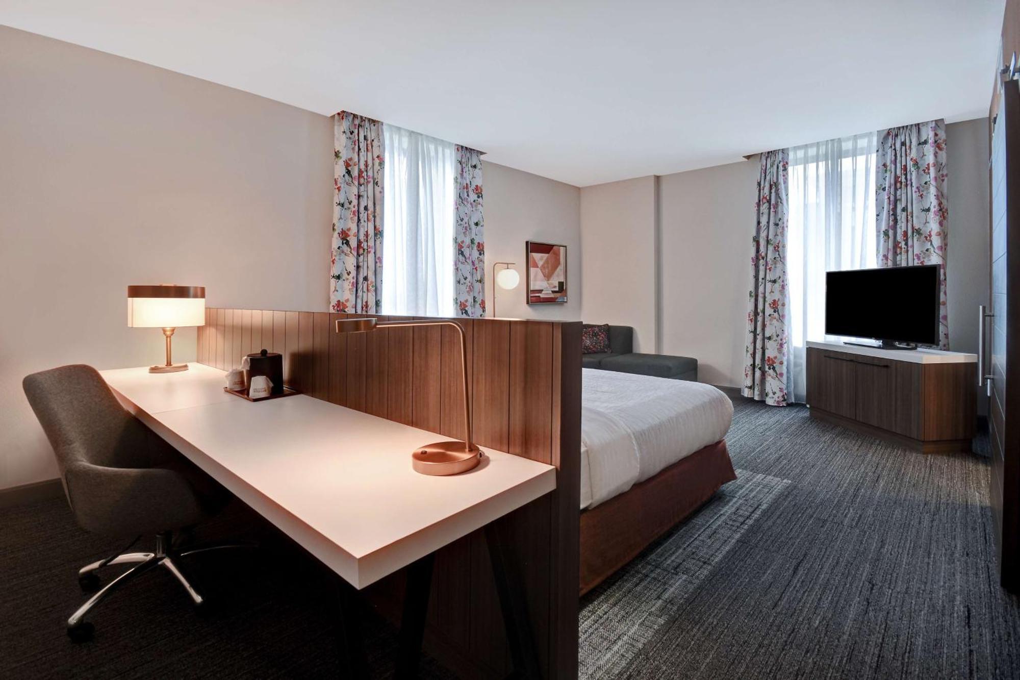 Hilton Garden Downtown Hotel 3*