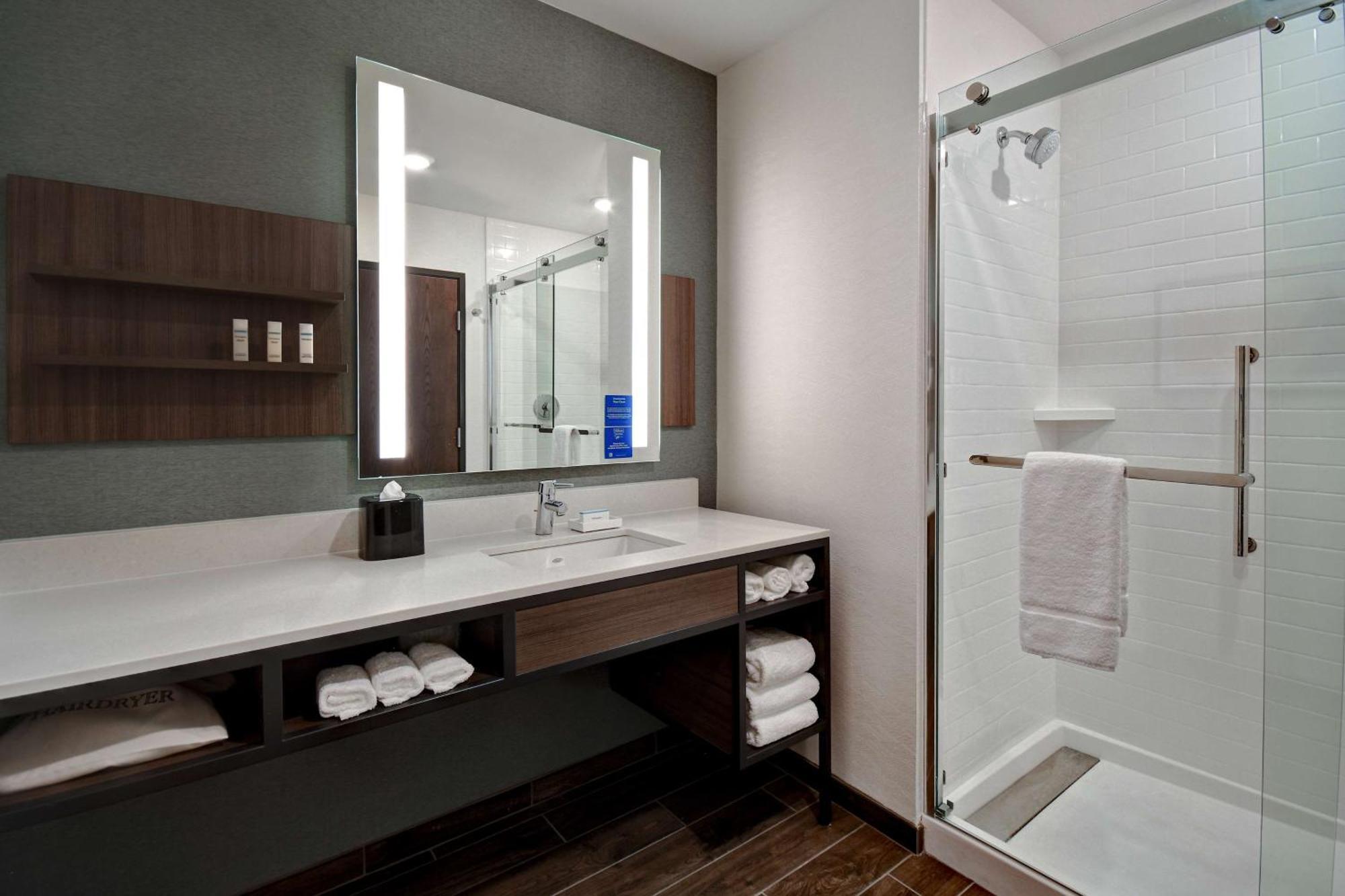Hilton Garden Downtown 3*