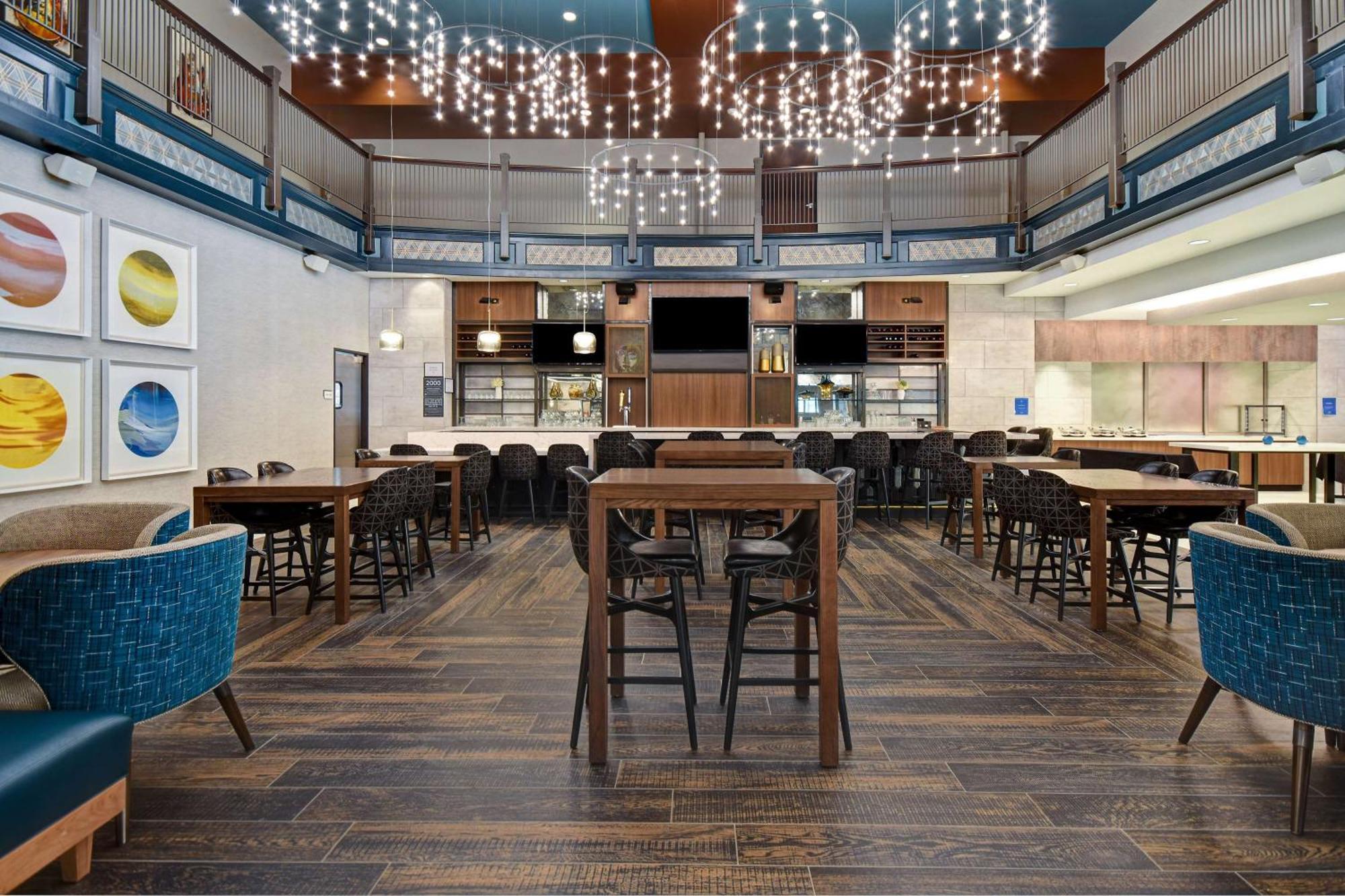 Hilton Garden Downtown 3*