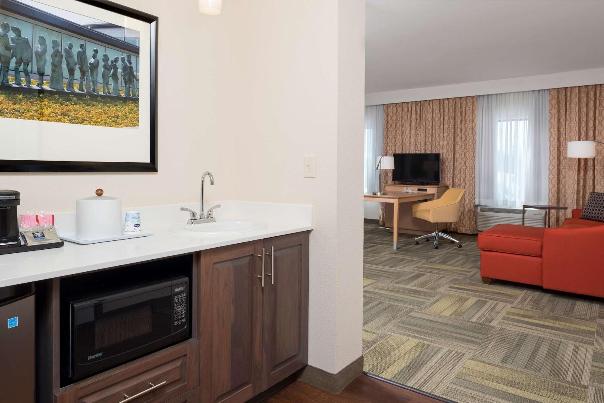 Hampton Hotel 3*