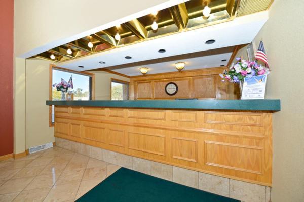 Days & By Wyndham Motel