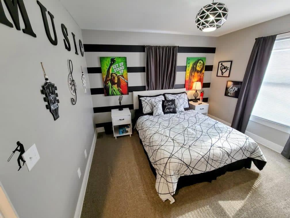 Holiday home Luxury Listing - 92 Walkable Score Downtown Kzoo *