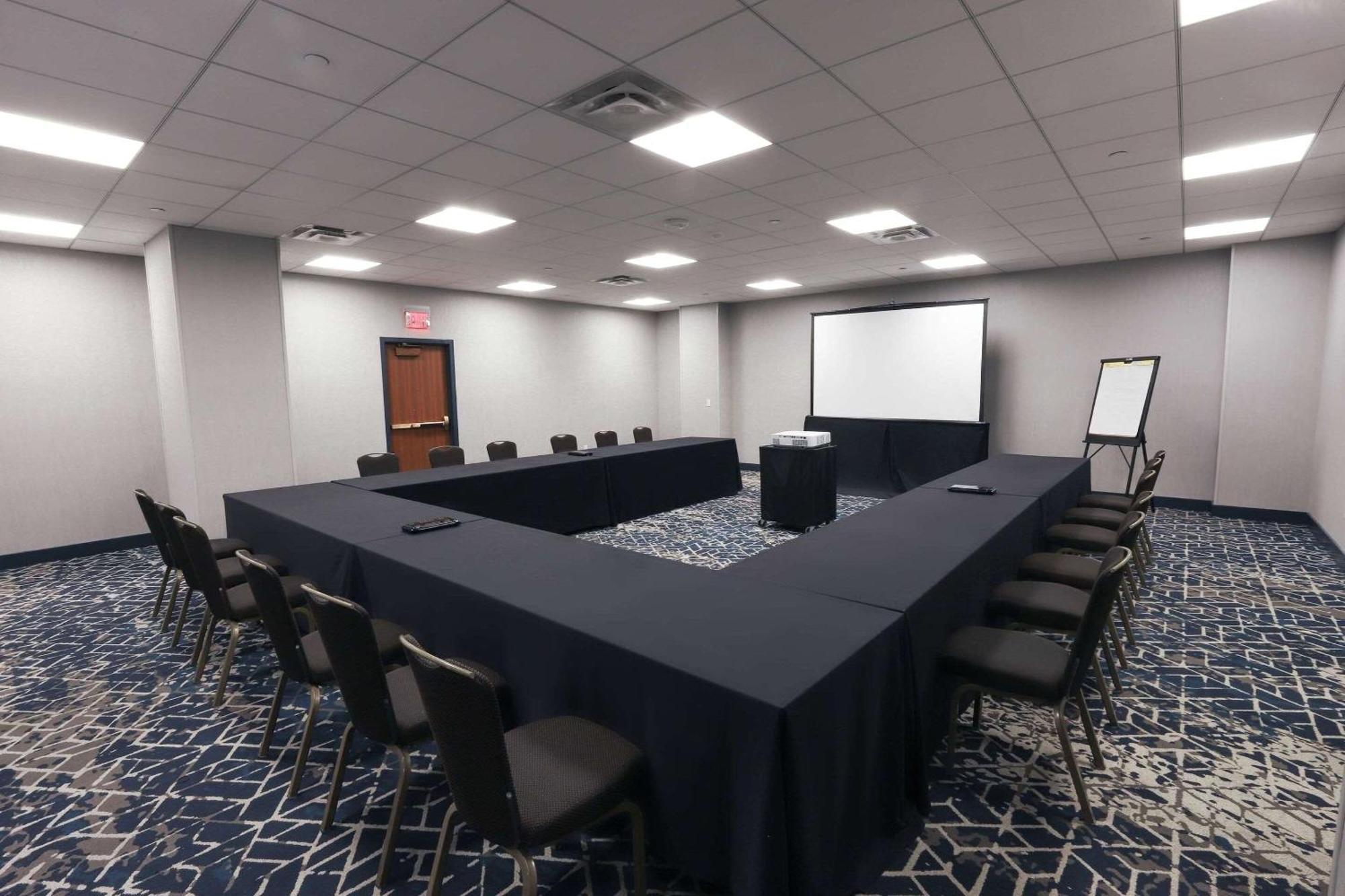 Radisson Plaza And 4* Kalamazoo