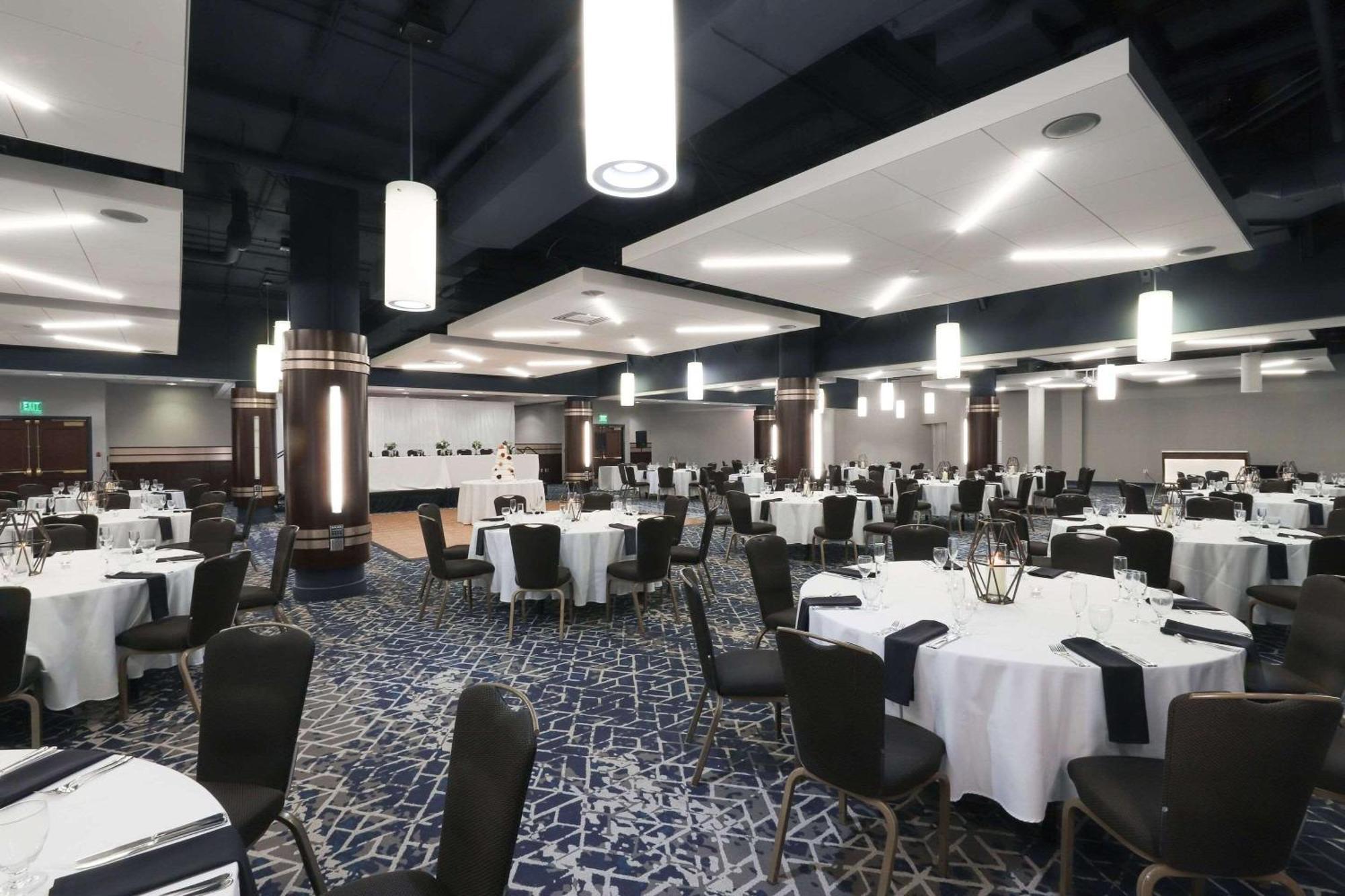 Hotel Radisson Plaza And 4*