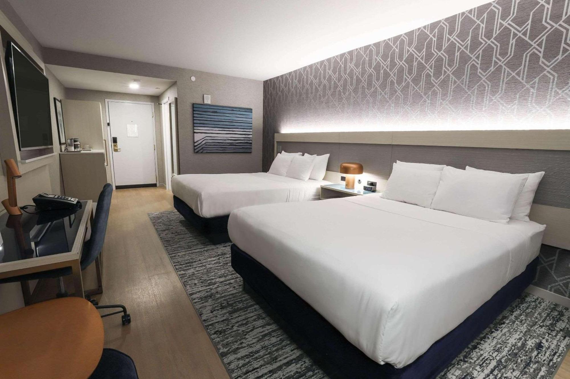 Radisson Plaza And
