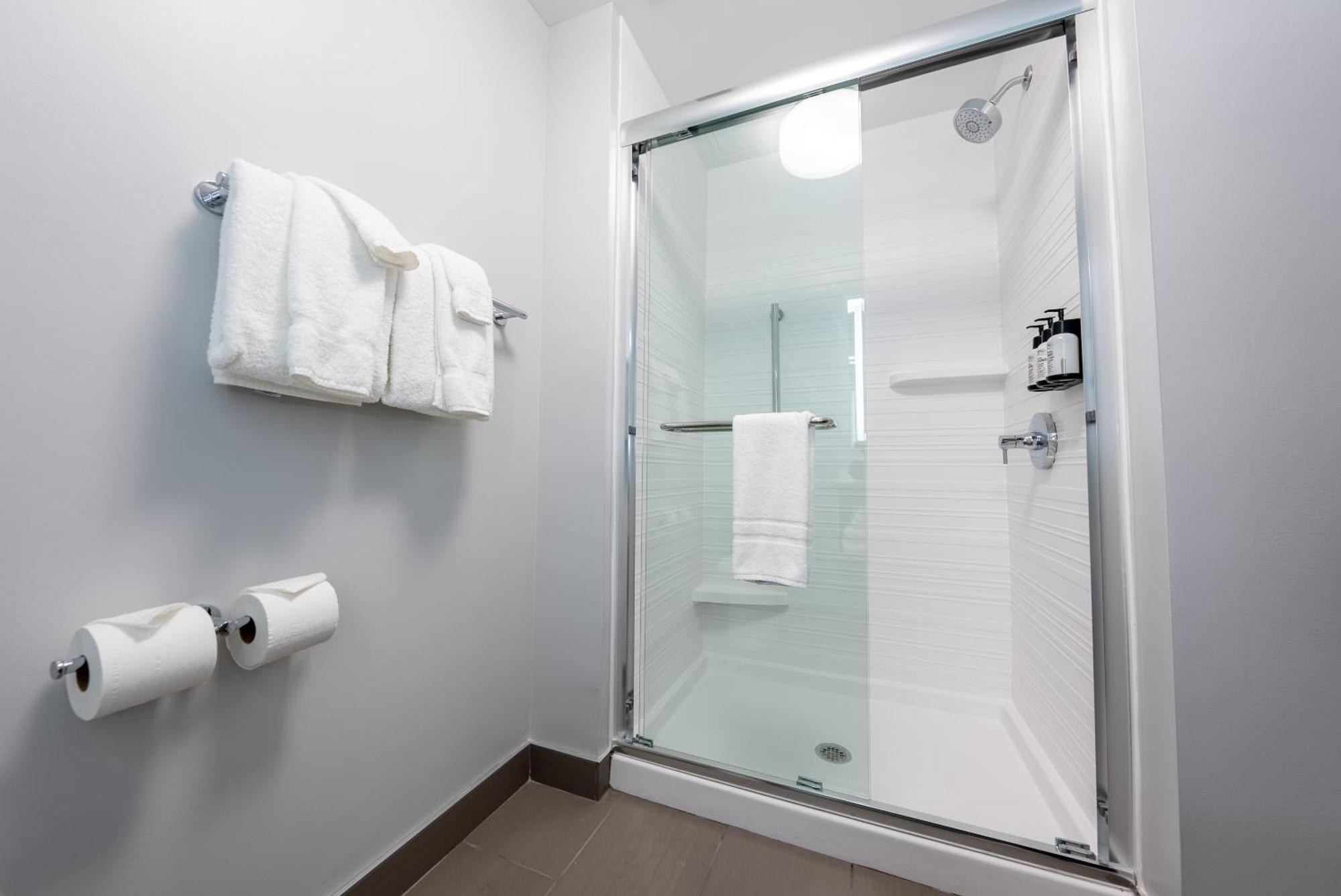 Avid - East By Ihg Kalamazoo